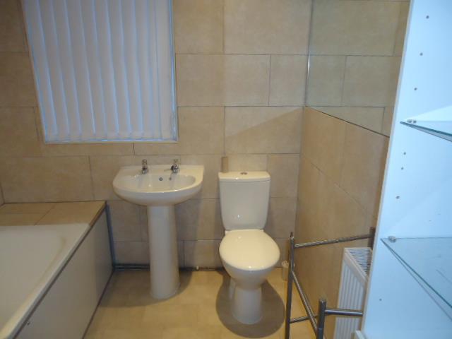  Image of 3 bedroom Terraced house to rent in Antrim Street Liverpool L13 at Clubmoor  Liverpool, L13 8DE