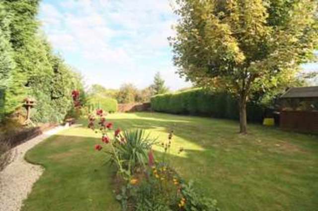  Image of 4 bedroom Detached house for sale in Antrobus Close Hatton Warwick CV35 at Antrobus Close  Warwick, CV35 7BW