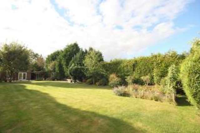  Image of 4 bedroom Detached house for sale in Antrobus Close Hatton Warwick CV35 at Antrobus Close  Warwick, CV35 7BW