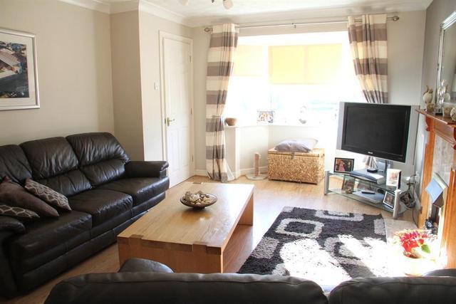  Image of 3 bedroom Detached house for sale in Apperley Road Apperley Bridge Bradford BD10 at Bradford  Calverley, BD10 9SH