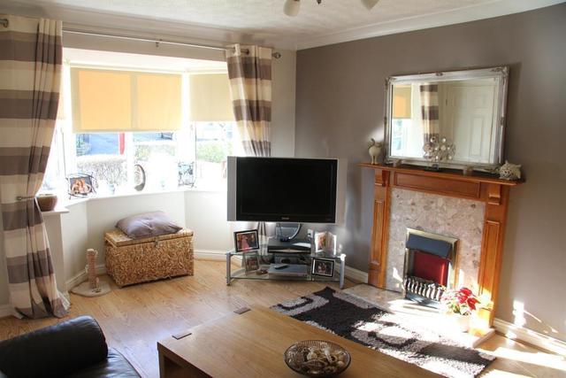  Image of 3 bedroom Detached house for sale in Apperley Road Apperley Bridge Bradford BD10 at Bradford  Calverley, BD10 9SH