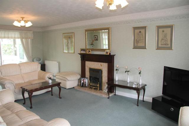  Image of 4 bedroom Detached house for sale in Apperley Road Apperley Bridge Bradford BD10 at Bradford  Calverley, BD10 9TP