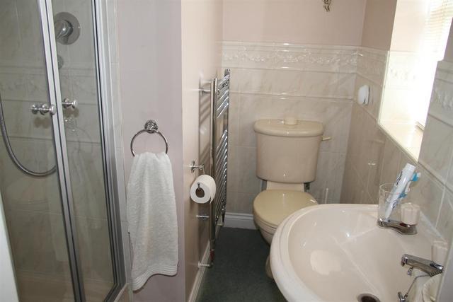  Image of 4 bedroom Detached house for sale in Apperley Road Apperley Bridge Bradford BD10 at Bradford  Calverley, BD10 9TP