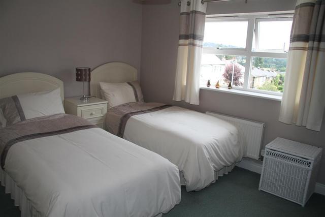  Image of 4 bedroom Detached house for sale in Apperley Road Apperley Bridge Bradford BD10 at Bradford  Calverley, BD10 9TP