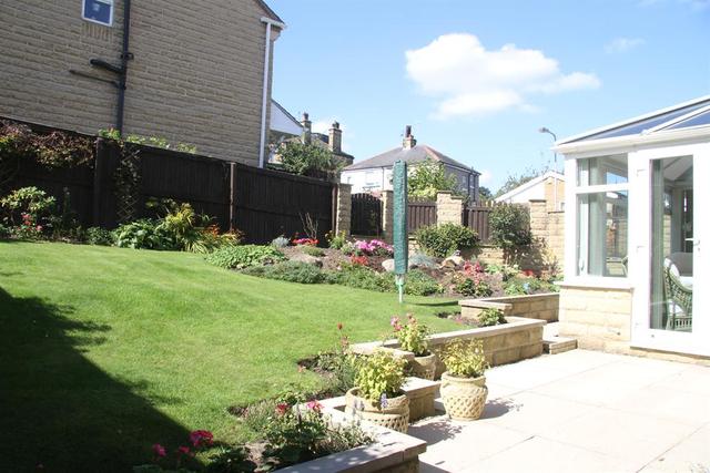  Image of 4 bedroom Detached house for sale in Apperley Road Apperley Bridge Bradford BD10 at Bradford  Calverley, BD10 9TP