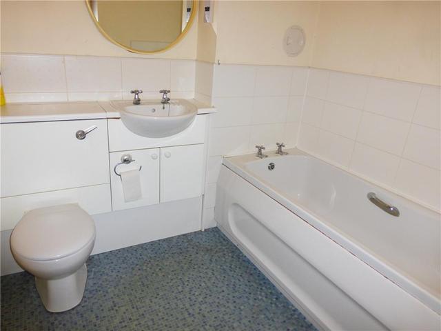  Image of 2 bedroom Flat to rent in Hermand Crescent Edinburgh EH11 at Shandon Edinburgh Edinburgh, EH11 1QP