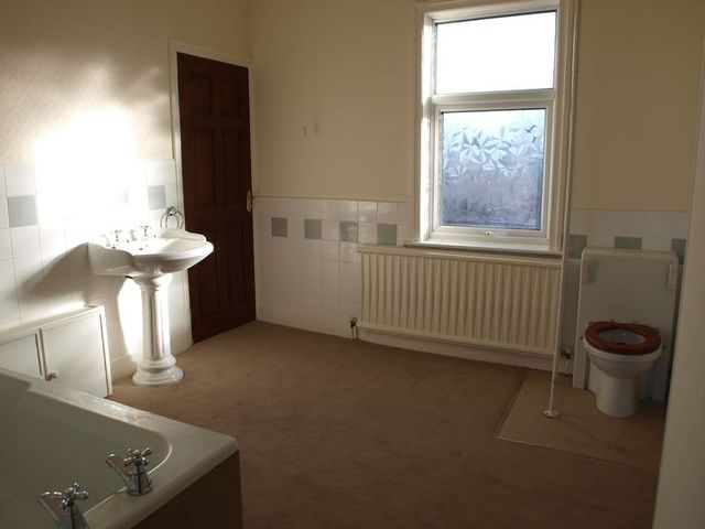  Image of 3 bedroom Semi-Detached house for sale in Appleton Gate Newark NG24 at Appleton Gate  Newark, NG24 1LR