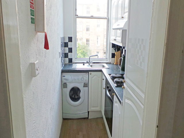  Image of 3 bedroom Flat to rent in Arden Street Edinburgh EH9 at Marchmont Edinburgh Edinburgh, EH9 1BS