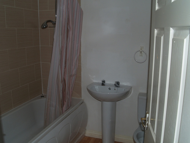  Image of 4 bedroom Semi-Detached house to rent in Ardgay Street Glasgow G32 at Shettleston Glasgow Glasgow, G32 7AS