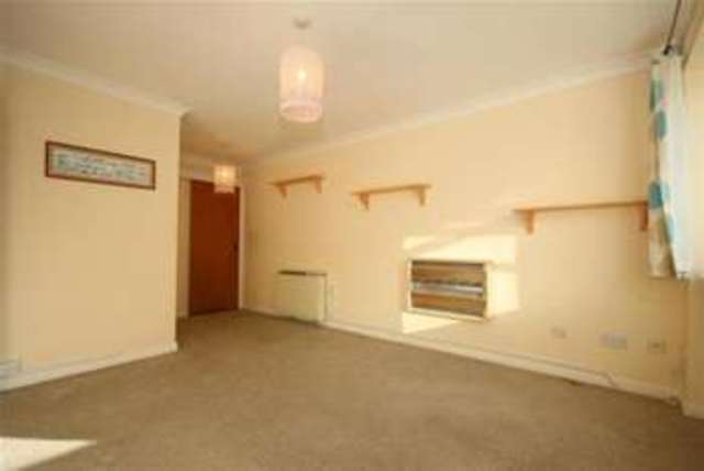  Image of 1 bedroom Flat to rent in Argent Close Seaford BN25 at Seaford, BN25 3BG