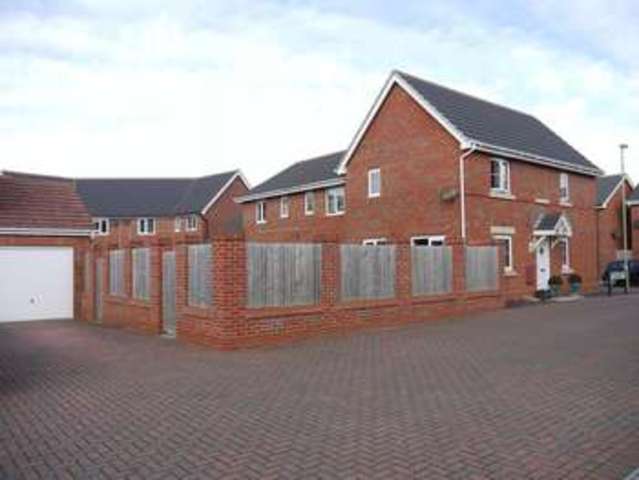  Image of 3 bedroom Terraced house to rent in Argosy Crescent Eastleigh SO50 at Argosy Crescent  Eastleigh, SO50 5RW
