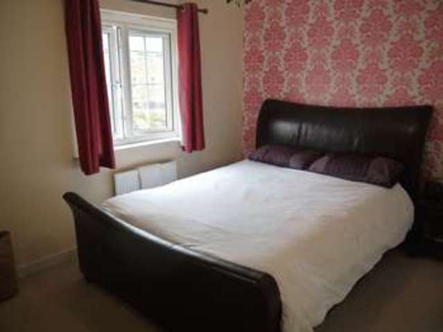  Image of 3 bedroom Terraced house to rent in Argosy Crescent Eastleigh SO50 at Argosy Crescent  Eastleigh, SO50 5RW