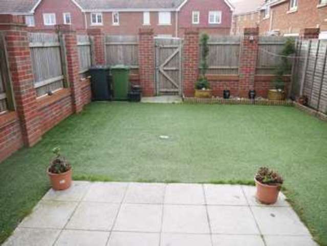  Image of 3 bedroom Terraced house to rent in Argosy Crescent Eastleigh SO50 at Argosy Crescent  Eastleigh, SO50 5RW
