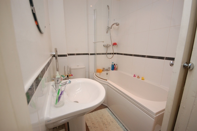  Image of 3 bedroom Flat to rent in Argyle Place Edinburgh EH9 at Meadows Edinburgh Edinburgh, EH9 1JJ