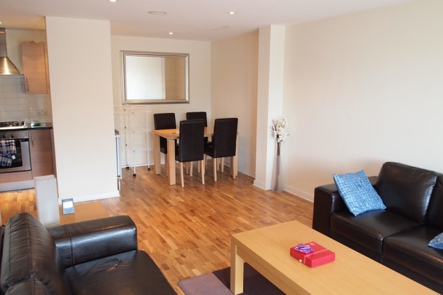  Image of 2 bedroom Flat to rent in Argyle Street Glasgow G3 at City Centre Glasgow Glasgow, G3 8LZ