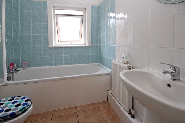 Image of 3 bedroom Flat for sale in Arnewood Road Southbourne Bournemouth BH6 at Arnewood Road Southbourne Bournemouth, BH6 5DH