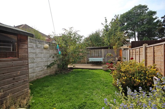  Image of 3 bedroom Flat for sale in Arnewood Road Southbourne Bournemouth BH6 at Arnewood Road Southbourne Bournemouth, BH6 5DH