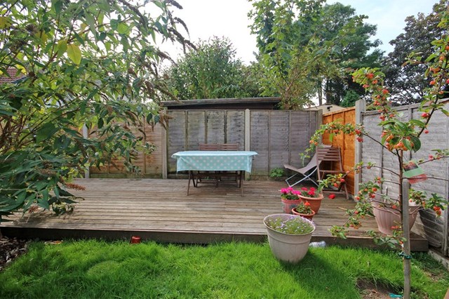  Image of 3 bedroom Flat for sale in Arnewood Road Southbourne Bournemouth BH6 at Arnewood Road Southbourne Bournemouth, BH6 5DH