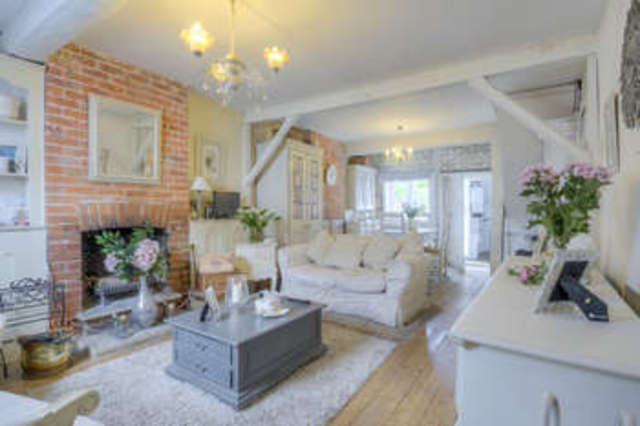  Image of 2 bedroom Cottage for sale in Arun Street Arundel BN18 at Arundel Arundel, BN18 9DL