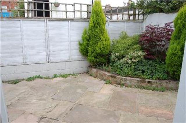  Image of 1 bedroom Flat to rent in Ashburnham Road Hastings TN35 at Hastings Ore, TN35 5JH