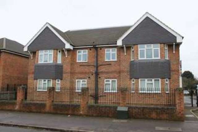  Image of 1 bedroom Flat to rent in Ashcombe Close Ashford TW15 at Ashcombe Close  Ashford, TW15 3GD