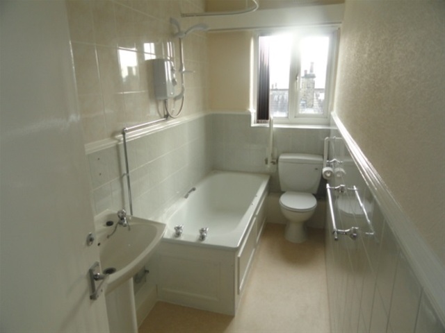  Image of 2 bedroom Flat for sale in Bradford Road Shipley BD18 at Bradford Road, Shipley, BD18 3PL