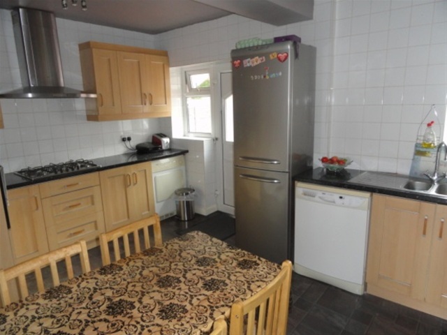  Image of 6 bedroom Semi-Detached house for sale in Ashfield Avenue Bradford BD9 at Heaton/Shipley, BD9 4EH