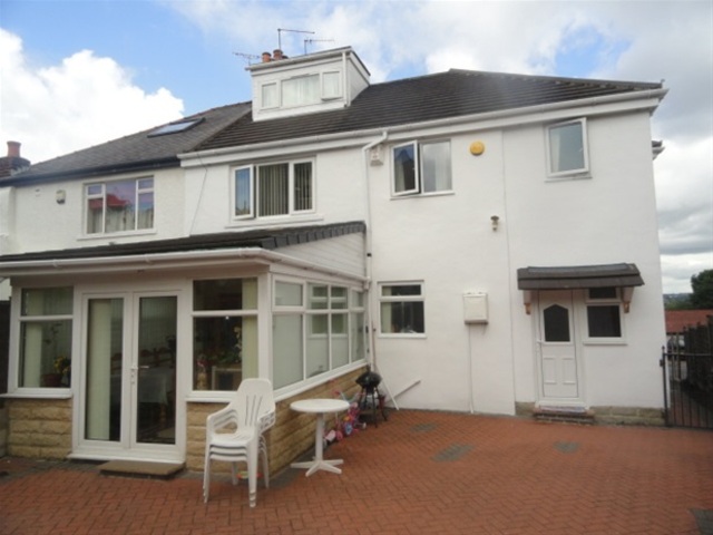  Image of 6 bedroom Semi-Detached house for sale in Ashfield Avenue Bradford BD9 at Heaton/Shipley, BD9 4EH