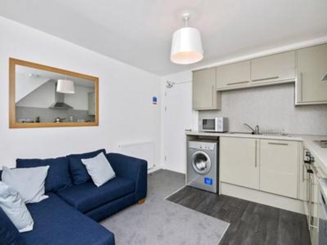  Image of 2 bedroom Flat to rent in Ashvale Place Aberdeen AB10 at Aberdeen  Aberdeen, AB10 6PX