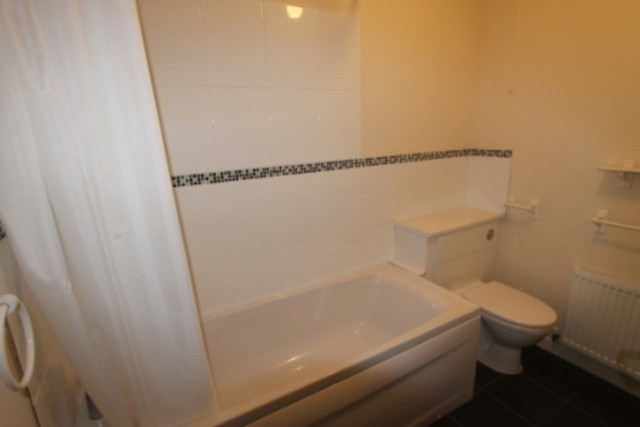  Image of 2 bedroom Flat to rent in Auchentoshan Terrace Glasgow G21 at Royston Glasgow Glasgow, G21 4UA