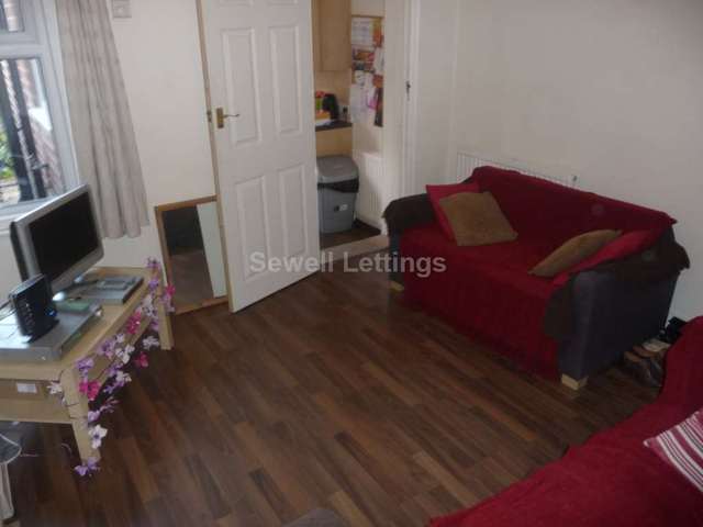  Image of 3 bedroom Terraced house to rent in Auckland Road Earley Reading RG6 at Auckland Road  Reading, RG6 1NY
