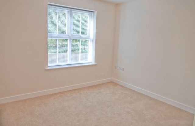  Image of 2 bedroom Flat to rent in Aughton Park Drive Aughton Ormskirk L39 at Aughton Park Drive Aughton Ormskirk, L39 5RL