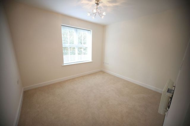  Image of 2 bedroom Flat to rent in Aughton Park Drive Aughton Ormskirk L39 at Aughton Park Drive Aughton Ormskirk, L39 5RL