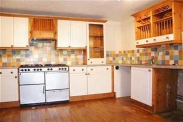  Image of 4 bedroom Terraced house to rent in Austin Crescent Plymouth PL6 at Plymouth, PL6 5QT
