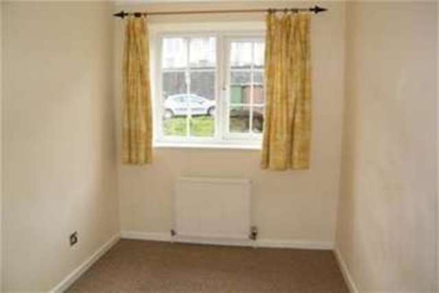  Image of 4 bedroom Terraced house to rent in Austin Crescent Plymouth PL6 at Plymouth, PL6 5QT