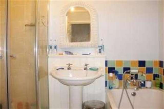  Image of 4 bedroom Terraced house to rent in Austin Crescent Plymouth PL6 at Plymouth, PL6 5QT
