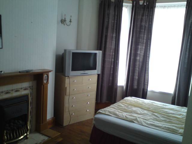 Image of 4 bedroom Detached house to rent in Australia Road Gabalfa Cardiff CF14 at Heath Cardiff Birchgrove, CF14 3DB