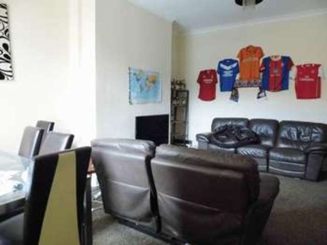  Image of 6 bedroom Semi-Detached house for sale in Avenue Road Stoke-on-Trent ST4 at Avenue Road Shelton Stoke-On-Trent, ST4 2DU