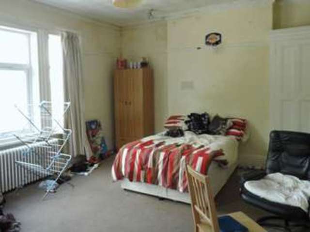  Image of 6 bedroom Semi-Detached house for sale in Avenue Road Stoke-on-Trent ST4 at Avenue Road Shelton Stoke-On-Trent, ST4 2DU