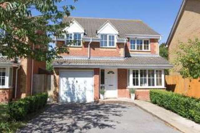  Image of 4 bedroom Detached house for sale in Aviary Close Hambrook Chichester PO18 at Aviary Close Hambrook Chichester, PO18 8UN