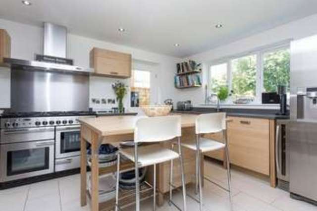  Image of 4 bedroom Detached house for sale in Aviary Close Hambrook Chichester PO18 at Aviary Close Hambrook Chichester, PO18 8UN