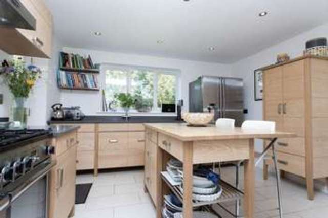  Image of 4 bedroom Detached house for sale in Aviary Close Hambrook Chichester PO18 at Aviary Close Hambrook Chichester, PO18 8UN