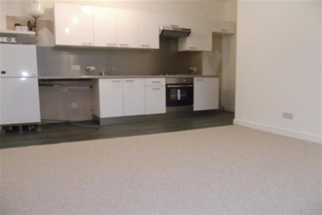  Image of 1 bedroom Flat to rent in Tithe Barn Road Wellingborough NN8 at Wellingborough, NN8 1DE
