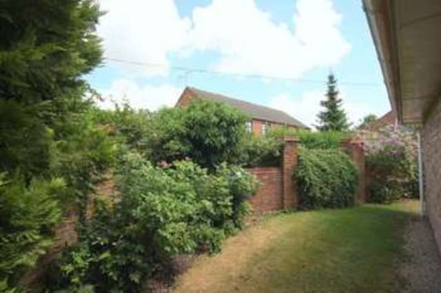  Image of 2 bedroom Bungalow for sale in Avon Meadow Close Stratford-upon-Avon CV37 at Avon Meadow Close  Stratford upon Avon, CV37 6GS