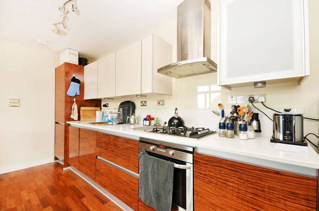  Image of 2 bedroom Flat to rent in Woodland Crescent London SE10 at Axis Court  Greenwich, SE10 9UD