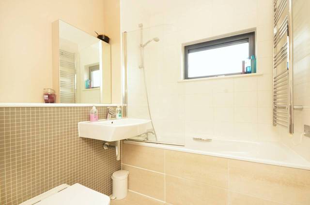  Image of 2 bedroom Flat to rent in Woodland Crescent London SE10 at Axis Court  Greenwich, SE10 9UD