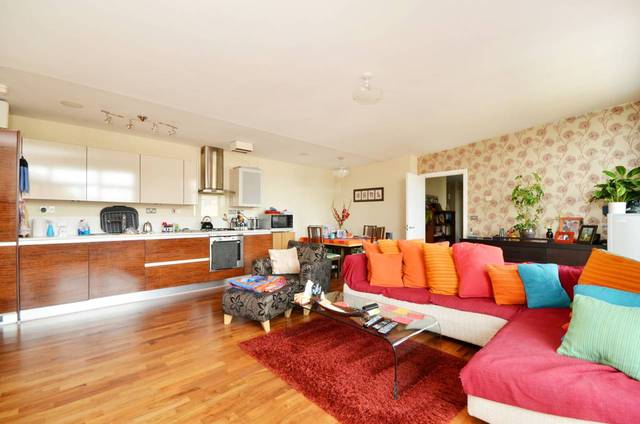  Image of 2 bedroom Flat to rent in Woodland Crescent London SE10 at Axis Court  Greenwich, SE10 9UD