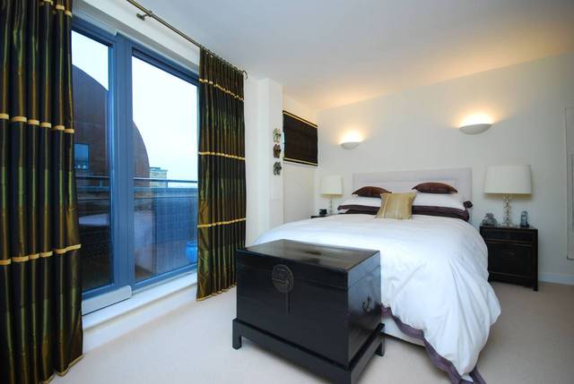  Image of 2 bedroom Flat to rent in Woodland Crescent London SE10 at Axis Court  Greenwich, SE10 9UD