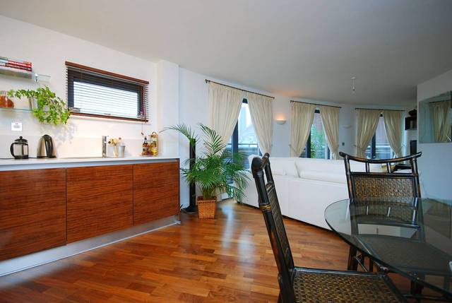  Image of 2 bedroom Flat to rent in Woodland Crescent London SE10 at Axis Court  Greenwich, SE10 9UD