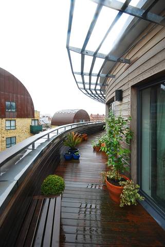  Image of 2 bedroom Flat to rent in Woodland Crescent London SE10 at Axis Court  Greenwich, SE10 9UD